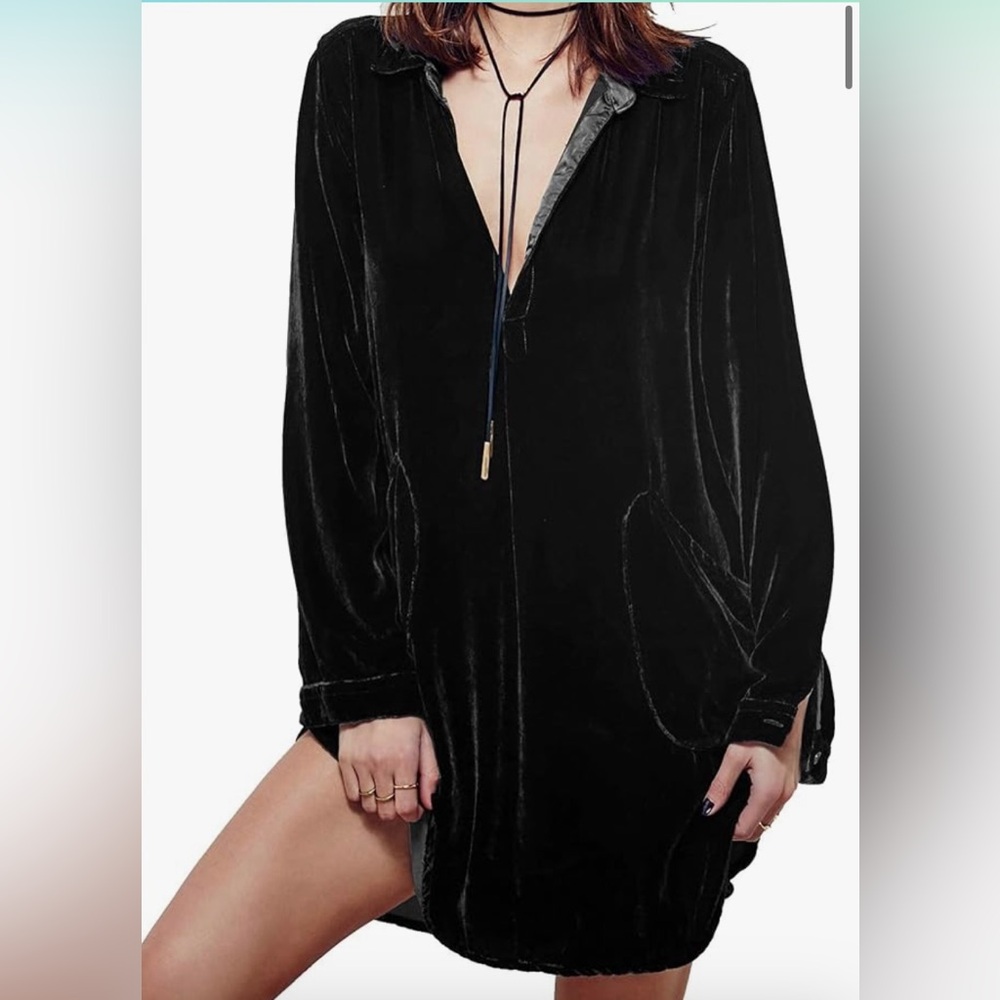 Women’s Black Velvet Dress with front pockets. Size XL 16/18, NEW